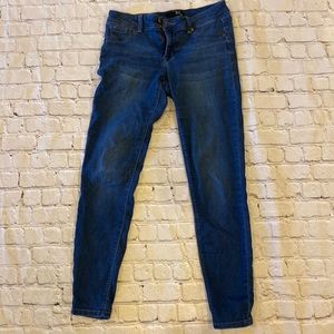1822 denim Women’s skinny Jean dark blue size 28